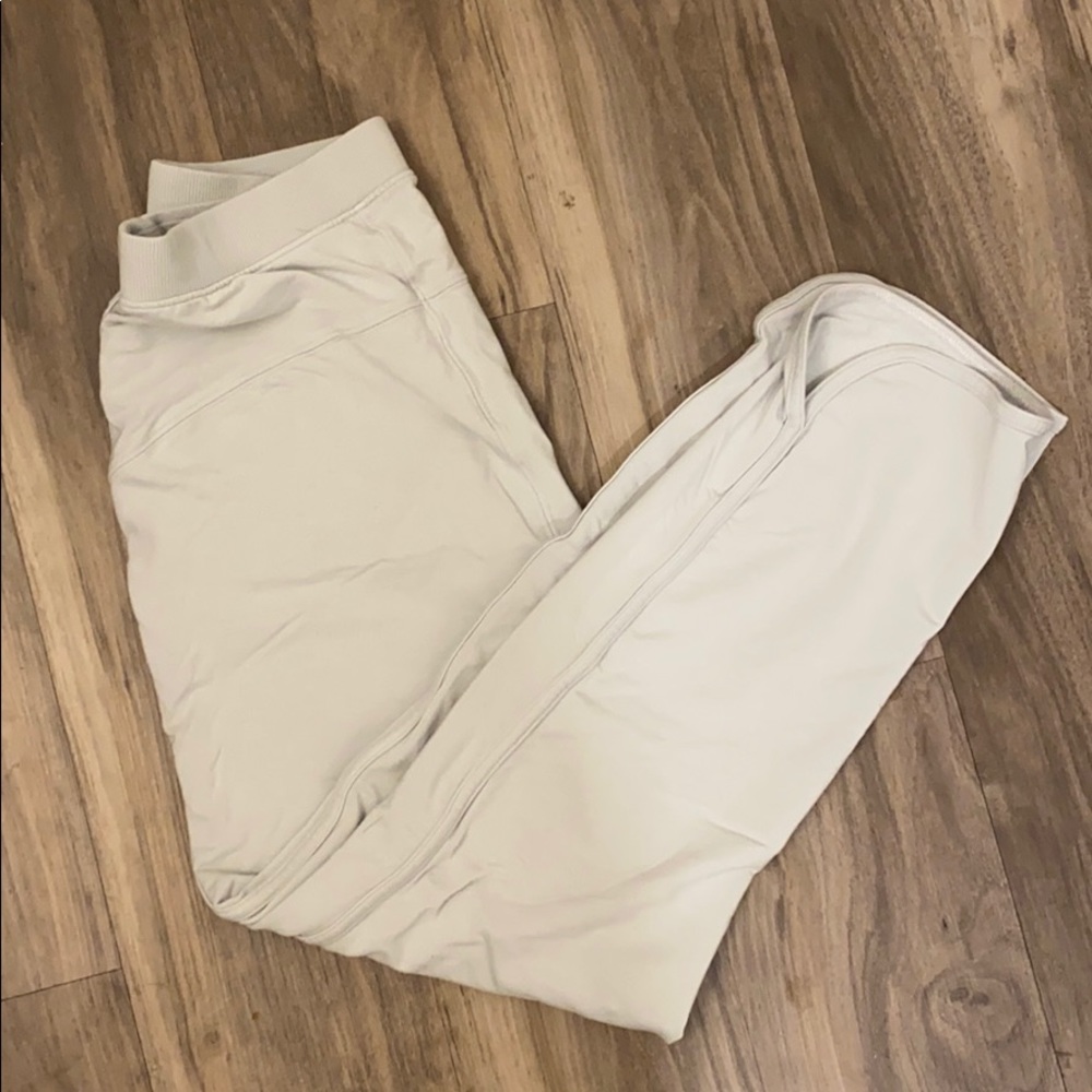Size 4 Lululemon Capris!